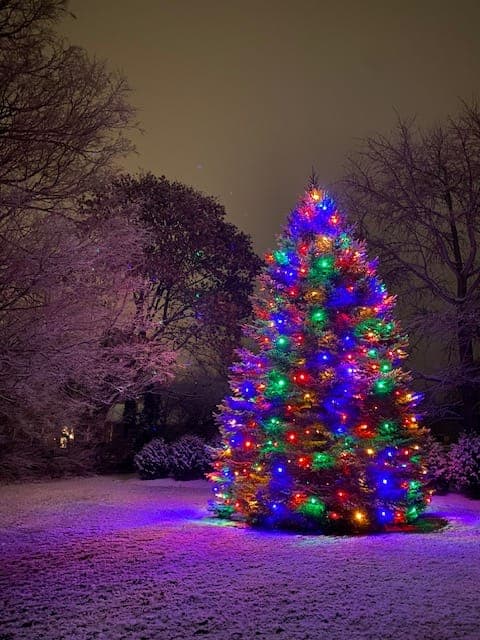 Christmas lighting installation in Lima Ohio